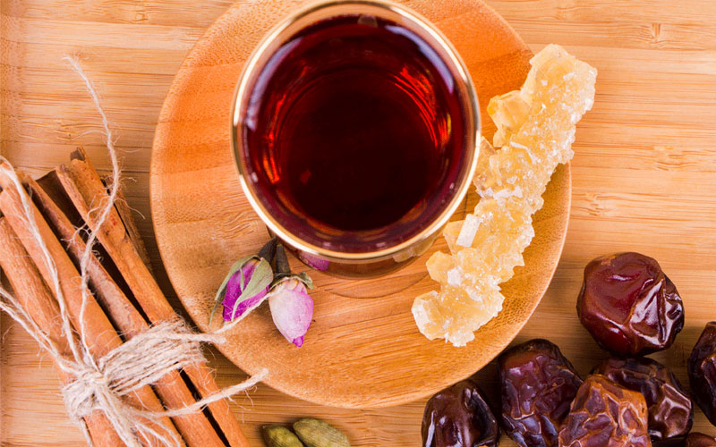 خرما و چای