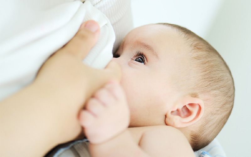 کاهش شیر مادر